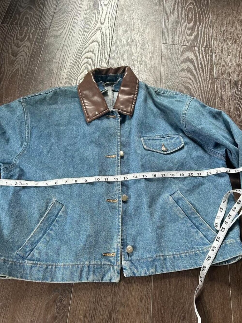 vintage 90s y2k denim jacket from the Marlboro Country Store   Size medium Overs - Picture 3 of 7